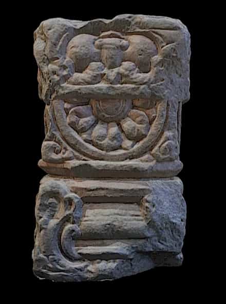 Pillar top